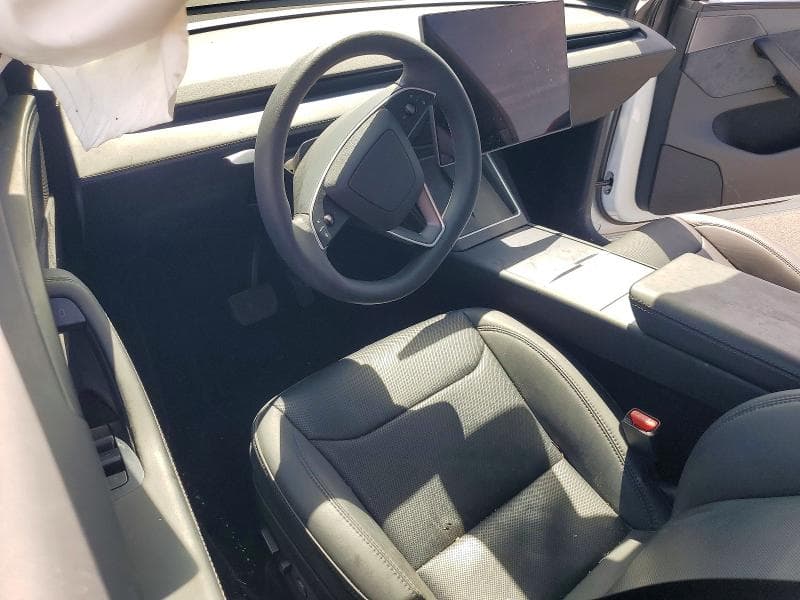 2026 TESLA MODEL Y 8