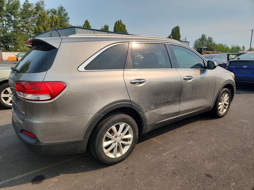 2017 KIA SORENTO LX 3
