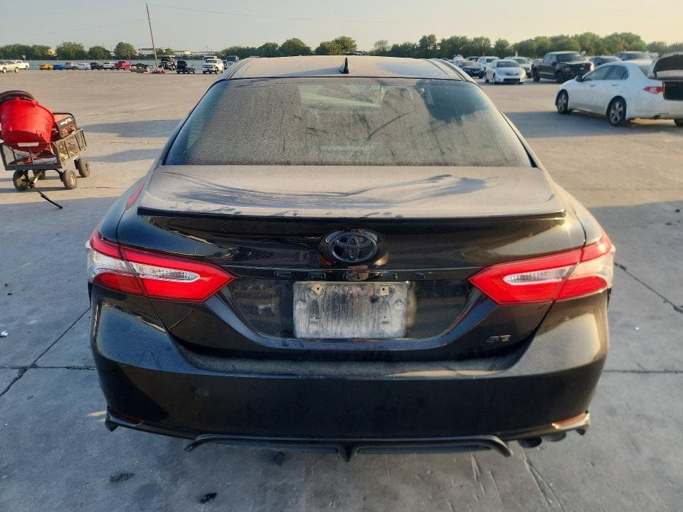 2019 TOYOTA CAMRY SE 6