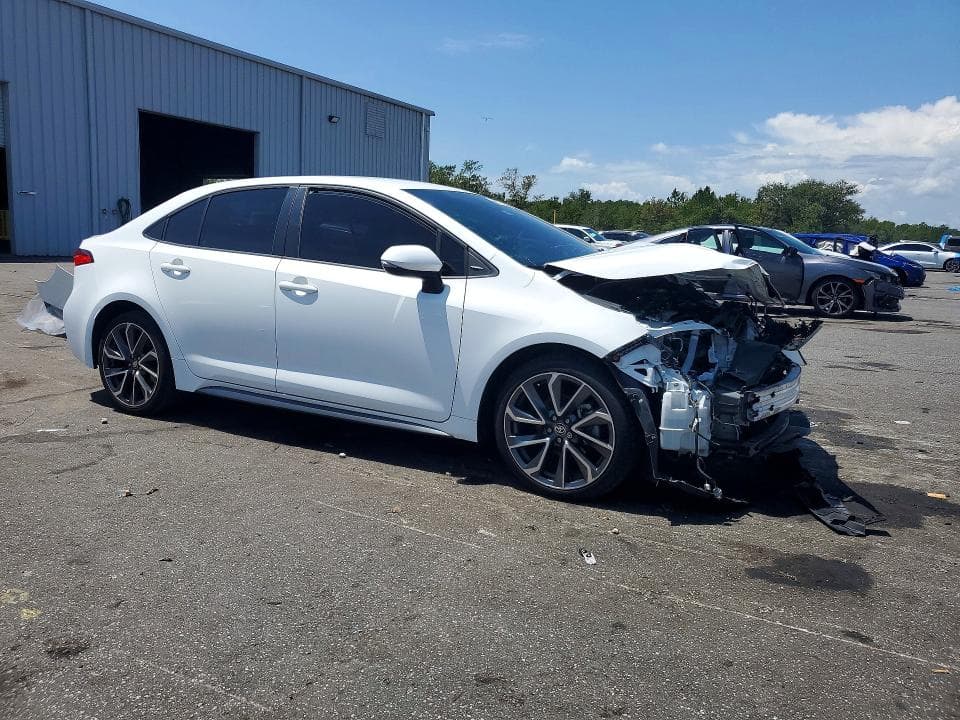 2021 TOYOTA COROLLA SE 4