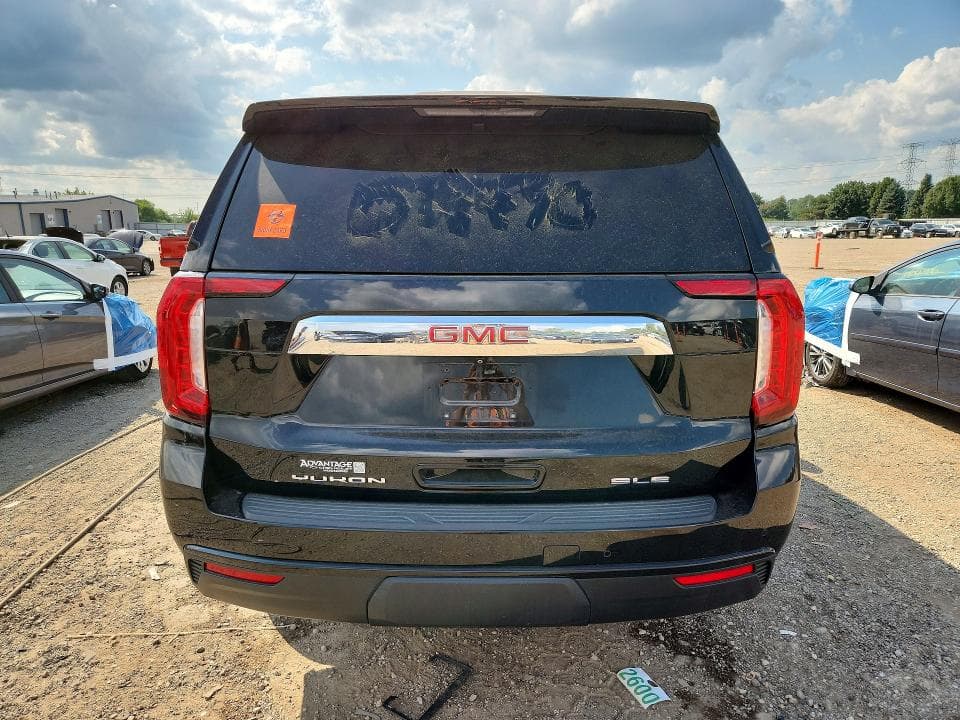 2022 GMC YUKON SLE 6
