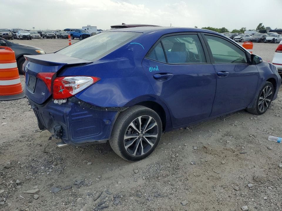 2017 TOYOTA COROLLA SE 3