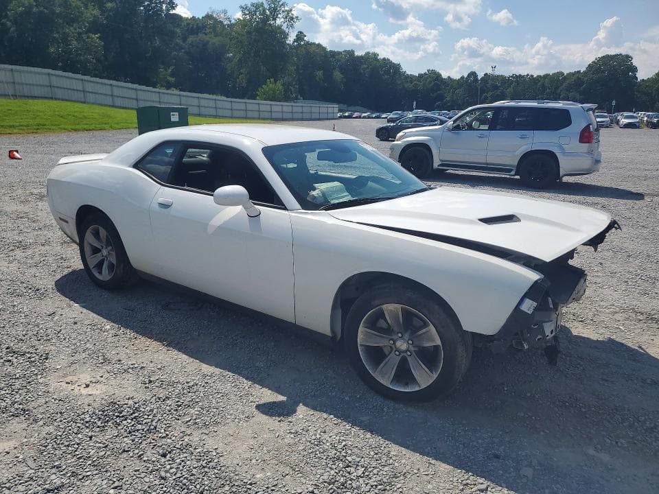 2018 DODGE CHALLENGER SXT 4
