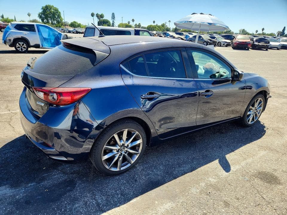 2018 MAZDA 3 TOURING 3
