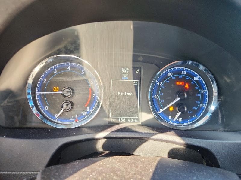 2017 TOYOTA COROLLA SE 9