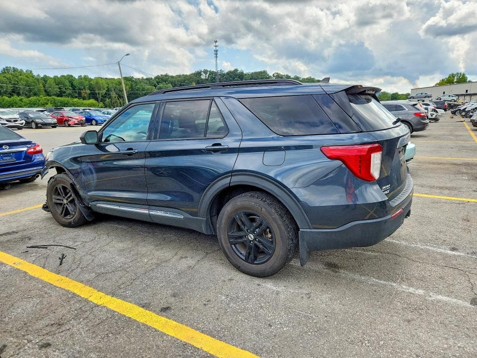 2022 FORD EXPLORER XLT 2