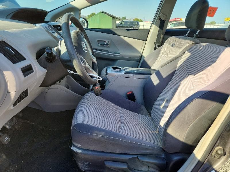 2017 TOYOTA PRIUS V TWO 7