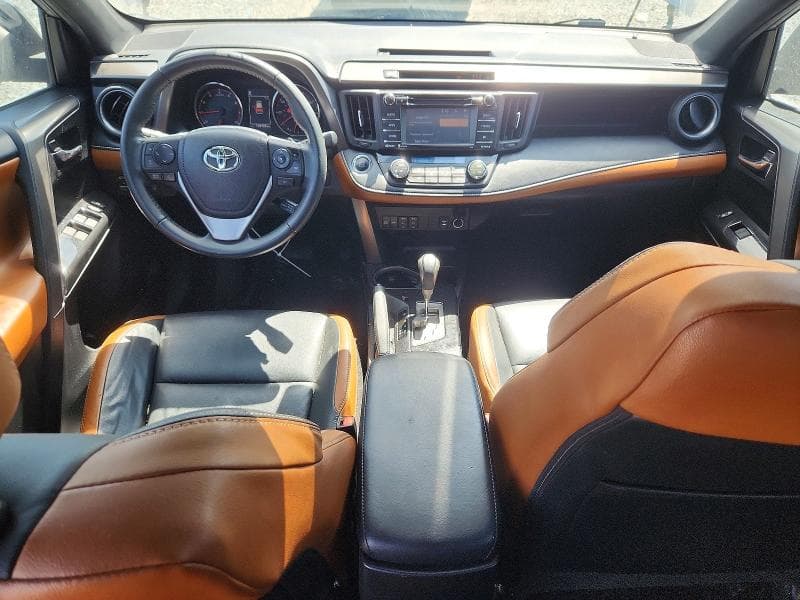 2017 TOYOTA RAV4 SE 8