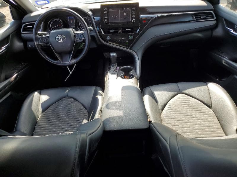 2021 TOYOTA CAMRY SE 8