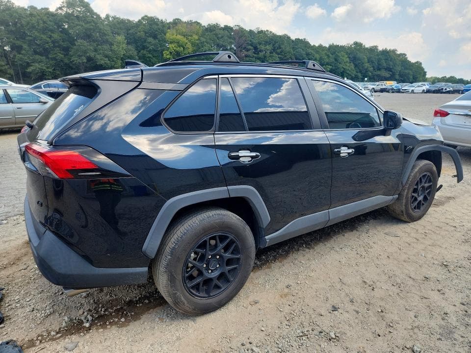 2020 TOYOTA RAV4 LE 3
