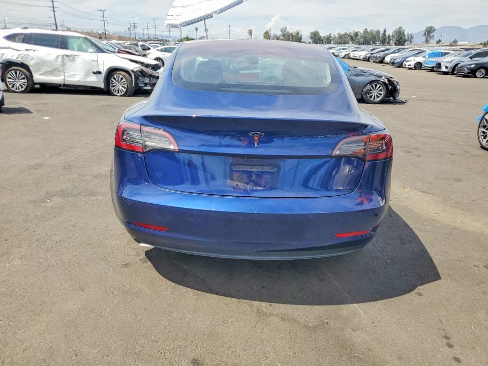 2018 TESLA MODEL 3 6