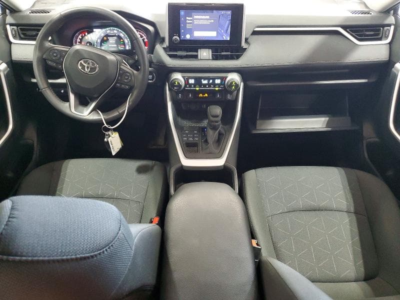 2025 TOYOTA RAV4 XLE 8