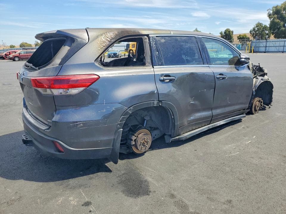 2019 TOYOTA HIGHLANDER LE 3
