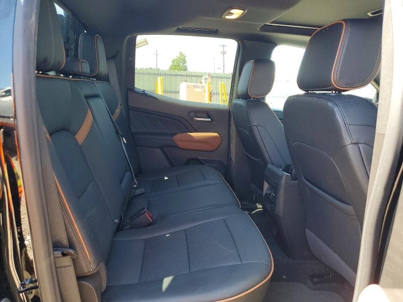 2025 GMC CANYON AT4 10