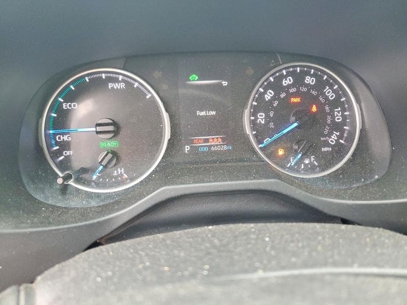 2021 TOYOTA RAV4 LE 9
