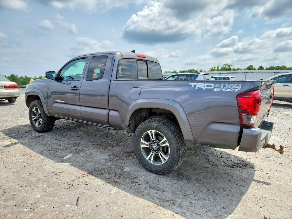 2018 TOYOTA TACOMA 2