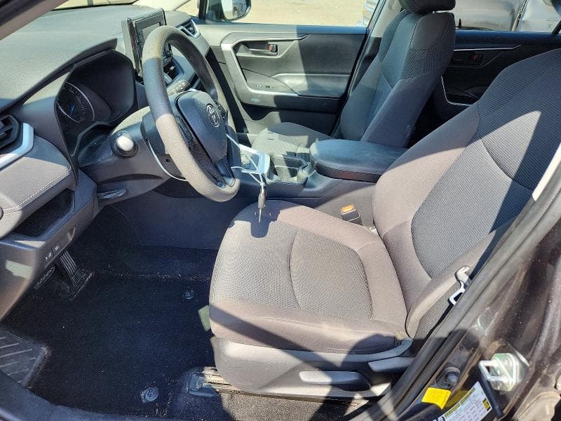 2020 TOYOTA RAV4 LE 7
