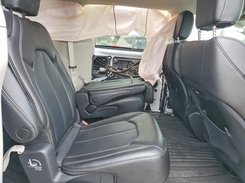 2023 CHRYSLER PACIFICA TOURING L 11