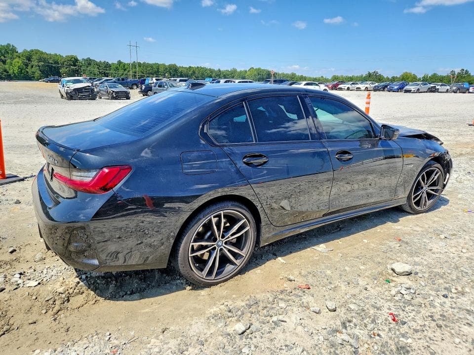 2023 BMW 330E 3