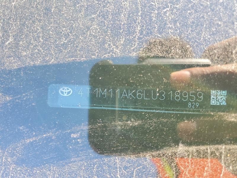 2020 TOYOTA CAMRY SE 12
