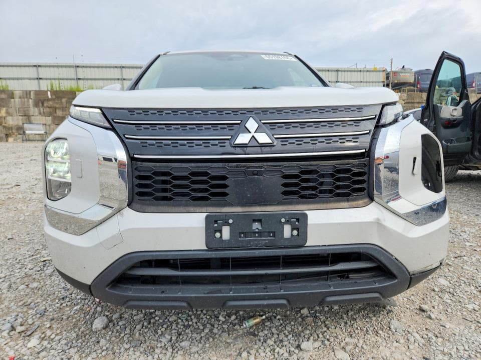 2022 MITSUBISHI OUTLANDER ES 5