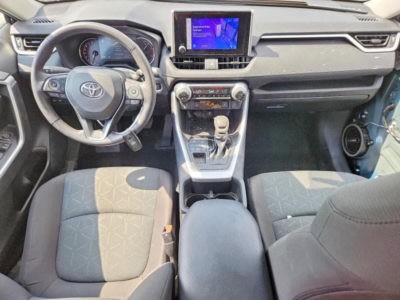 2023 TOYOTA RAV4 XLE 8