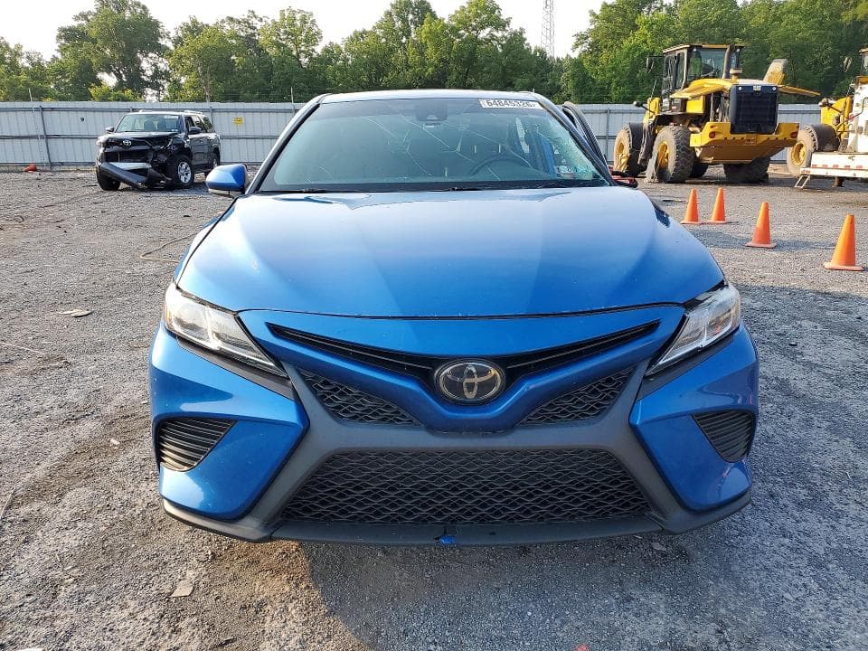 2020 TOYOTA CAMRY SE 5