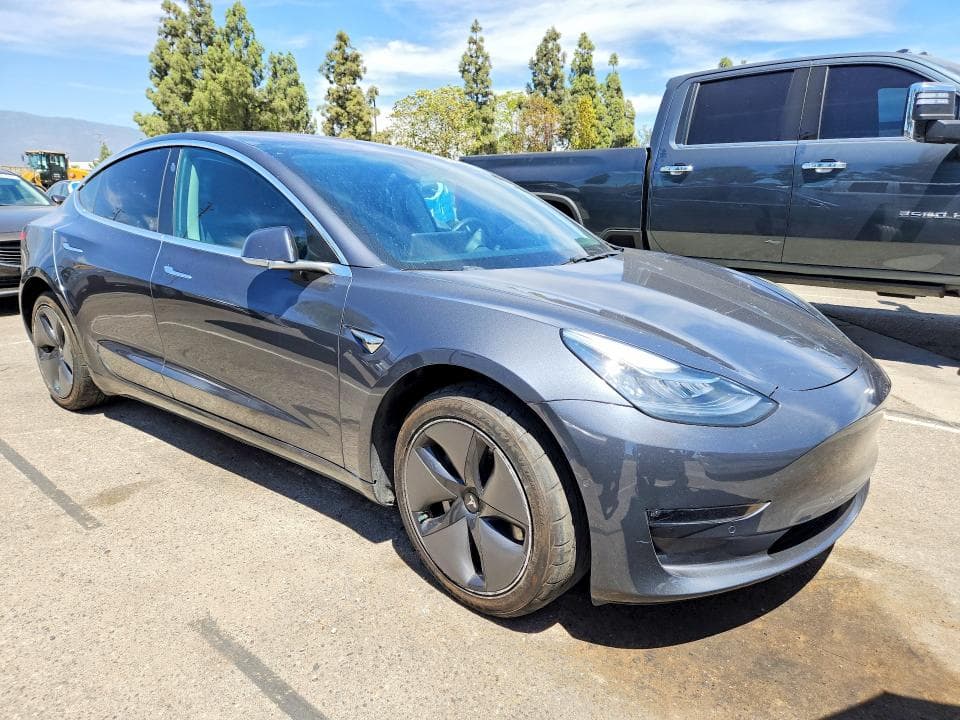 2018 TESLA MODEL 3 4