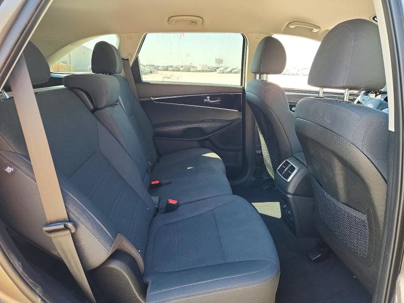 2019 KIA SORENTO LX 11