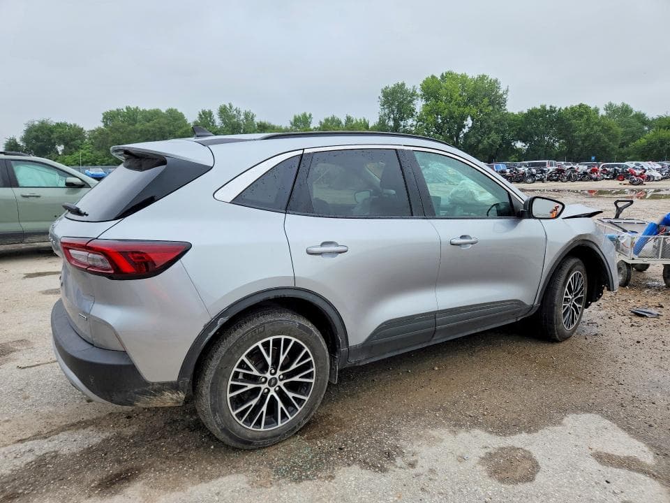 2024 FORD ESCAPE 3