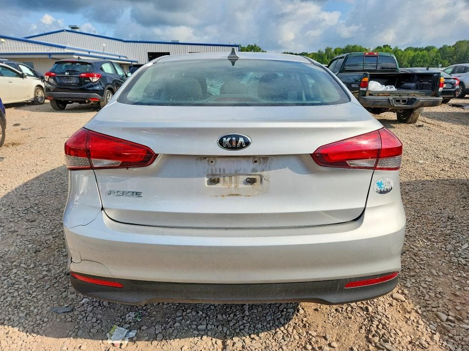2017 KIA FORTE LX 6
