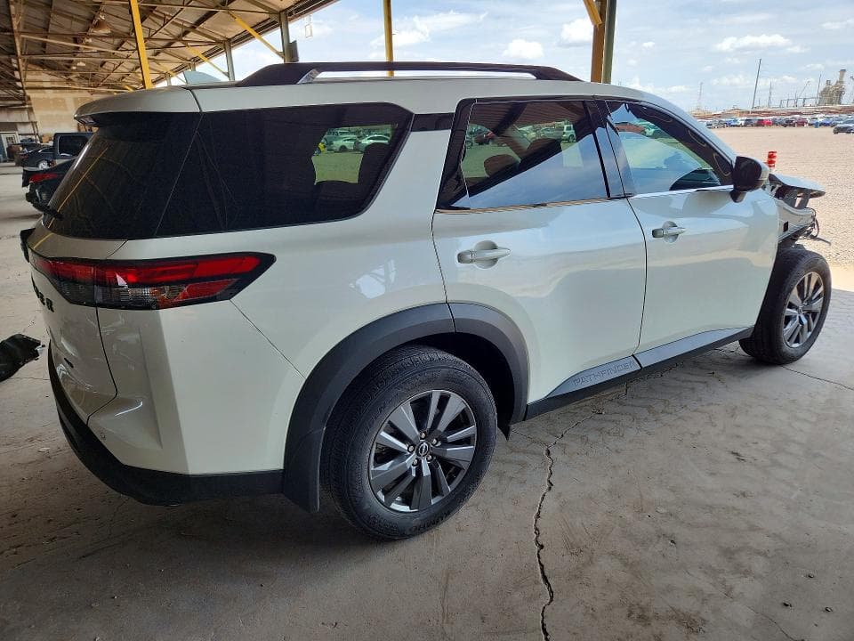 2024 NISSAN PATHFINDER SV 3