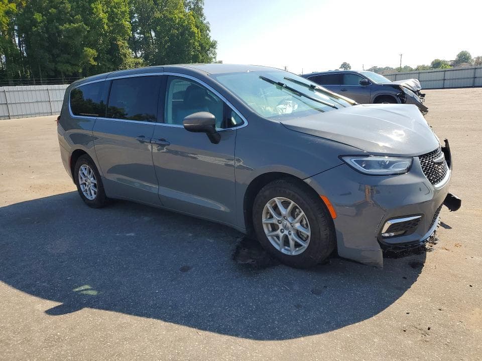 2023 CHRYSLER PACIFICA TOURING L 4