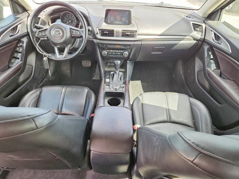 2018 MAZDA 3 TOURING 8