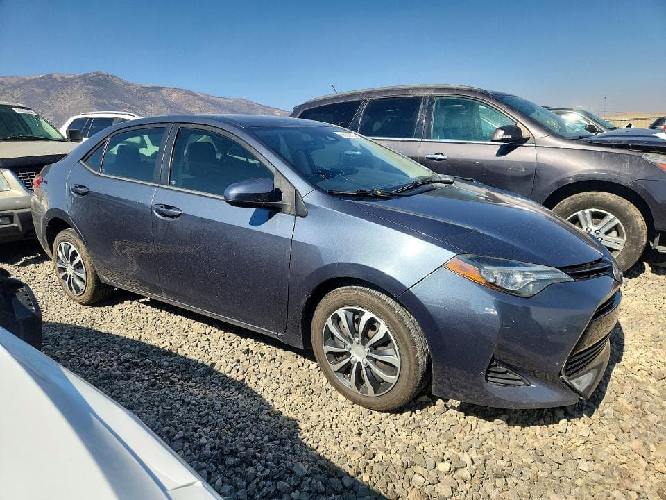 2017 TOYOTA COROLLA LE 4
