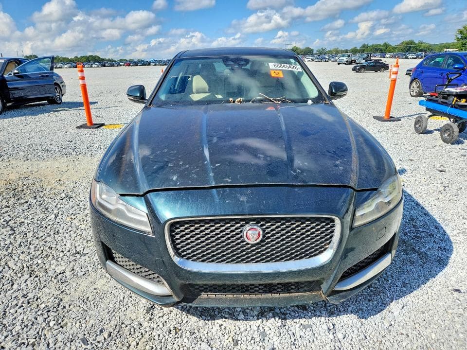 2017 JAGUAR XF PREMIUM 5
