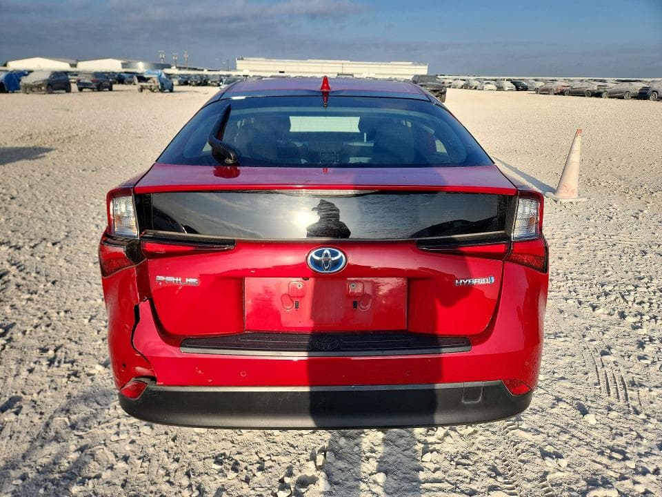 2020 TOYOTA PRIUS LE 6