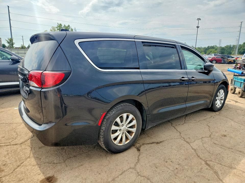 2019 CHRYSLER PACIFICA TOURING PLUS 3