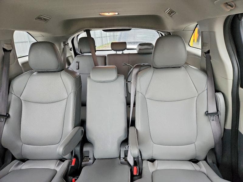 2024 TOYOTA SIENNA XLE 10