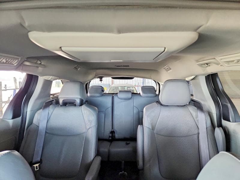 2021 TOYOTA SIENNA LIMITED 7-PASSENGER 10