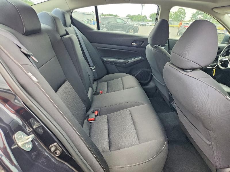 2019 NISSAN ALTIMA SV 10