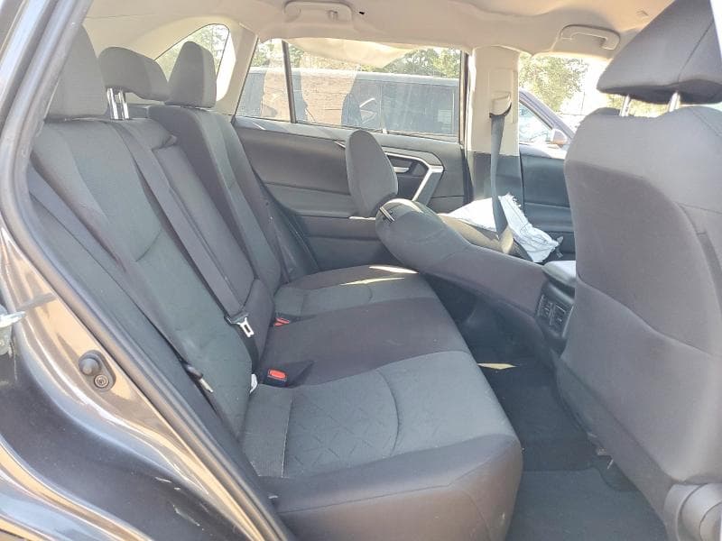 2023 TOYOTA RAV4 XLE 10