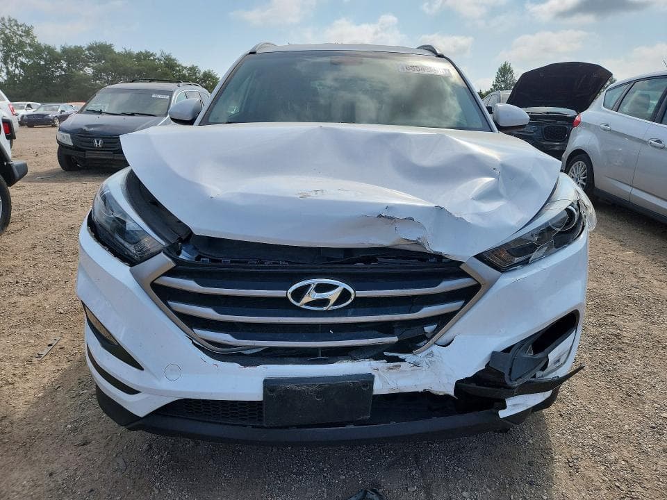 2017 HYUNDAI TUCSON SE 5