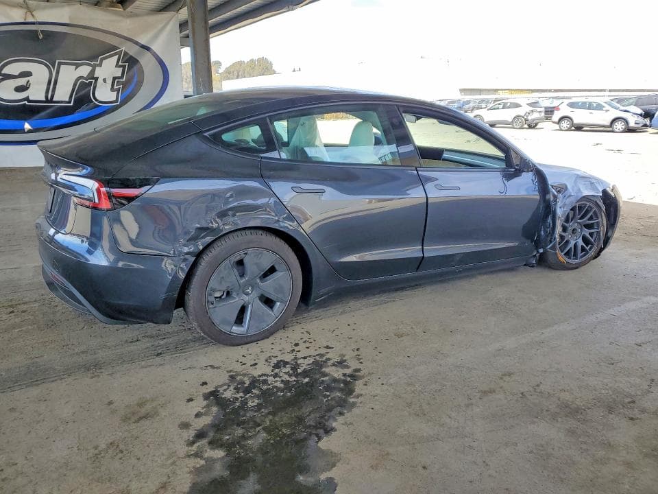 2026 TESLA MODEL 3 3