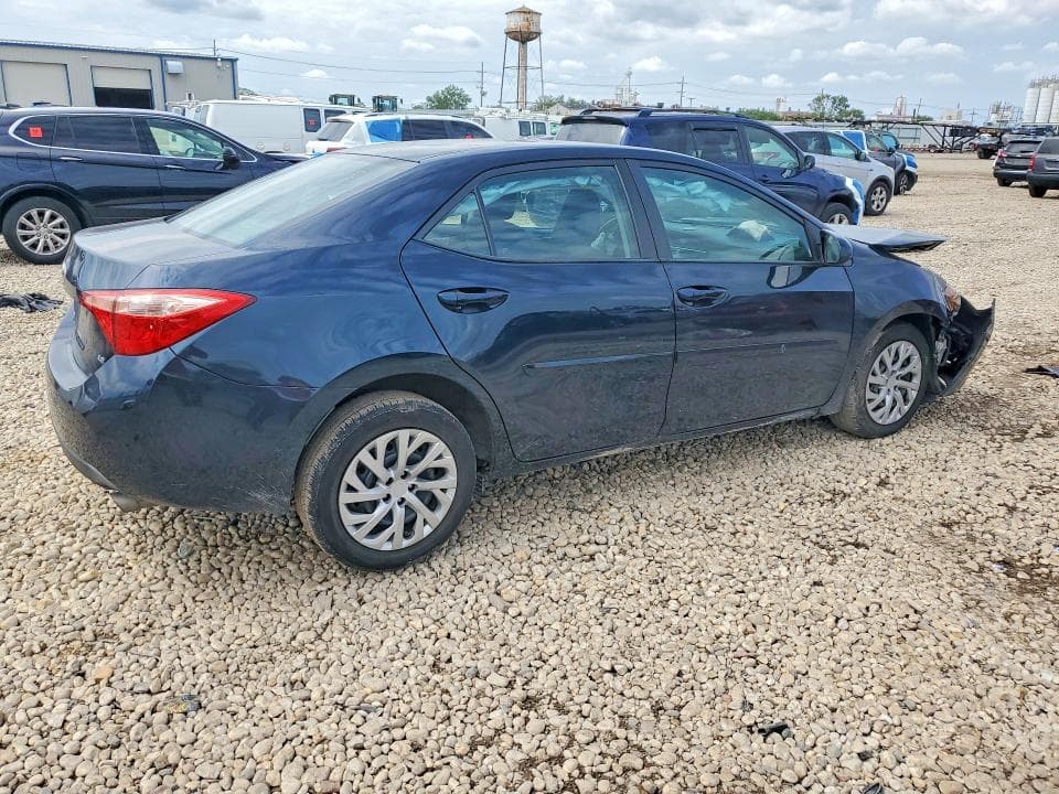 2017 TOYOTA COROLLA LE 3