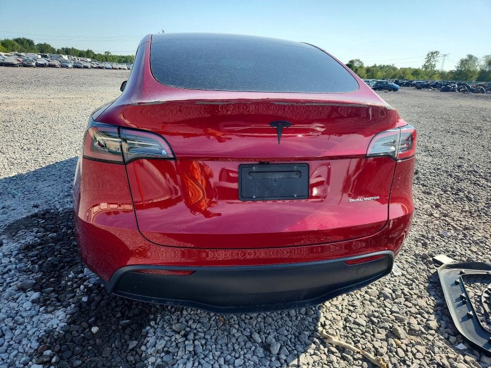 2025 TESLA MODEL Y 6