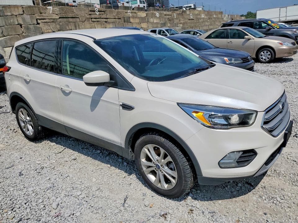 2019 FORD ESCAPE SE 4