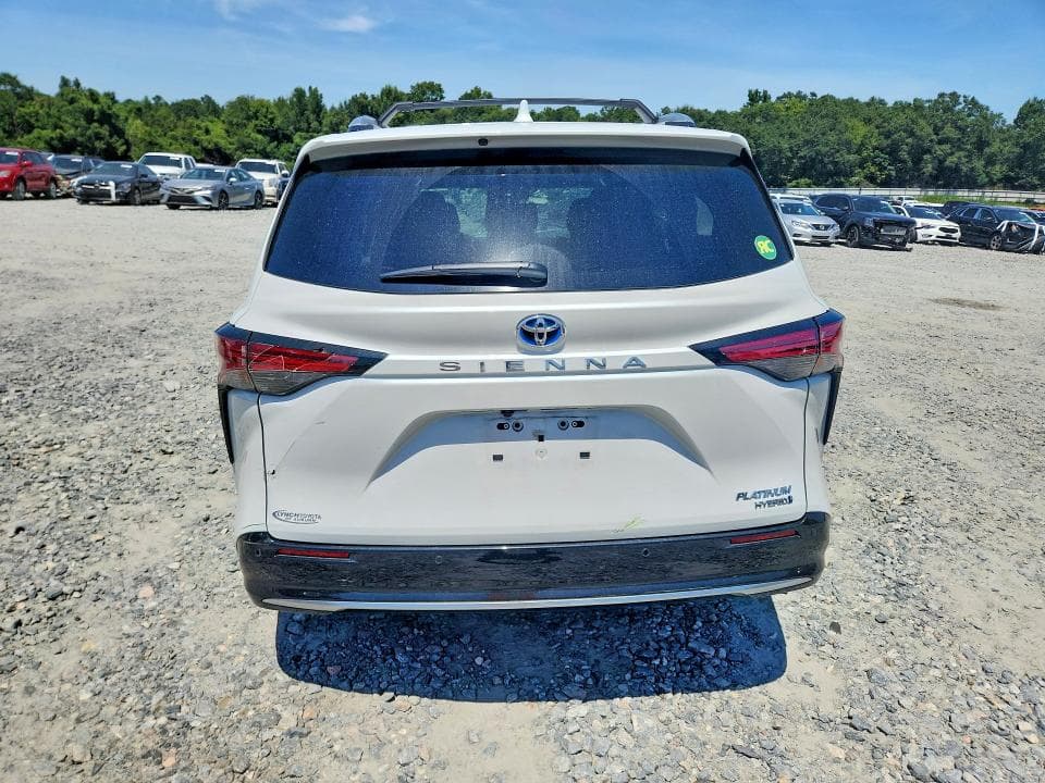 2023 TOYOTA SIENNA PLATINUM 7-PASSENGER 6