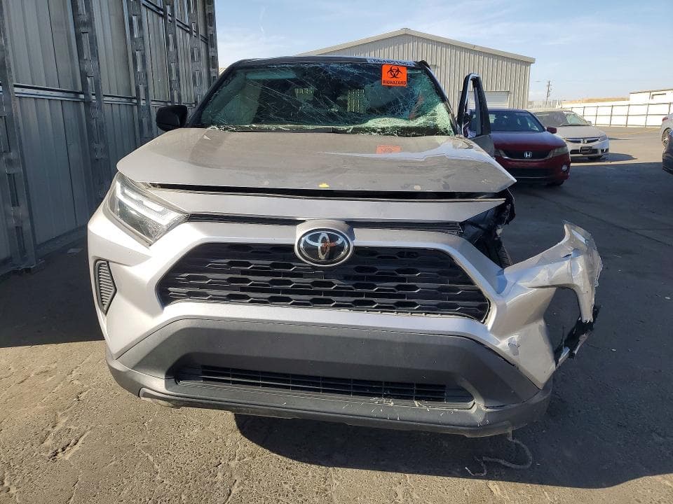 2023 TOYOTA RAV4 LE 5