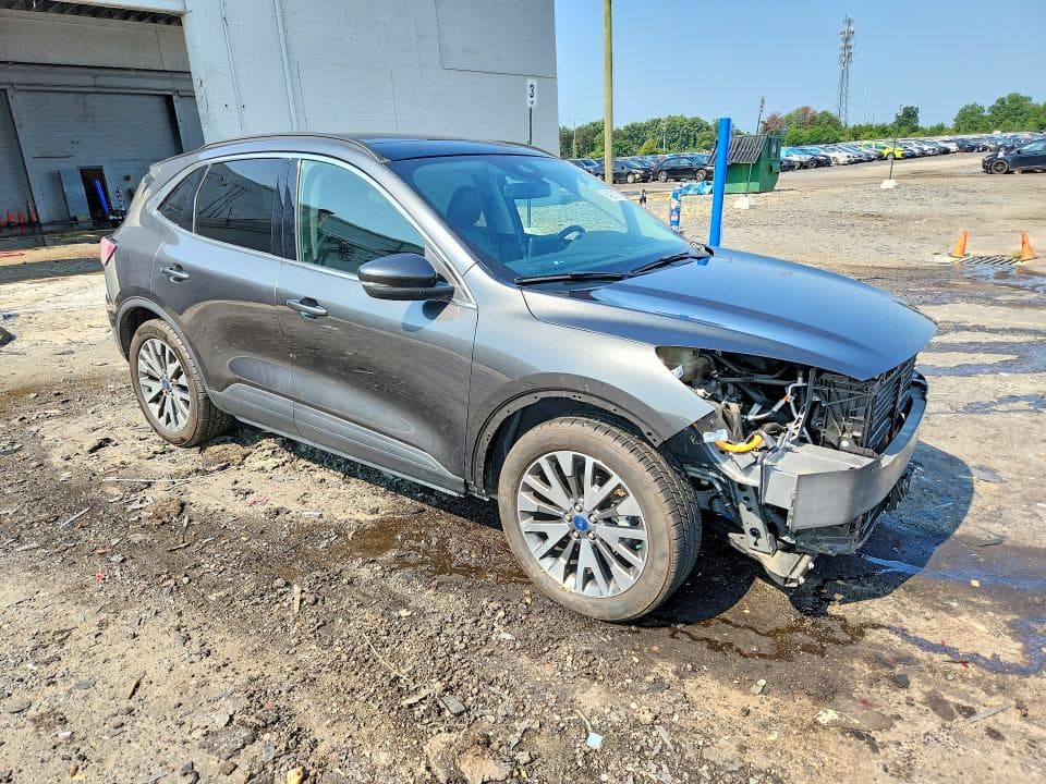 2020 FORD ESCAPE TITANIUM 4